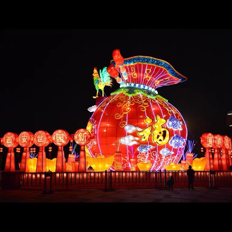 Large festive lanterns New Year's Day Spring Festival Lantern Festival Lantern Festival Temple fair Outdoor frame luminous Christmas tree beautiful layout