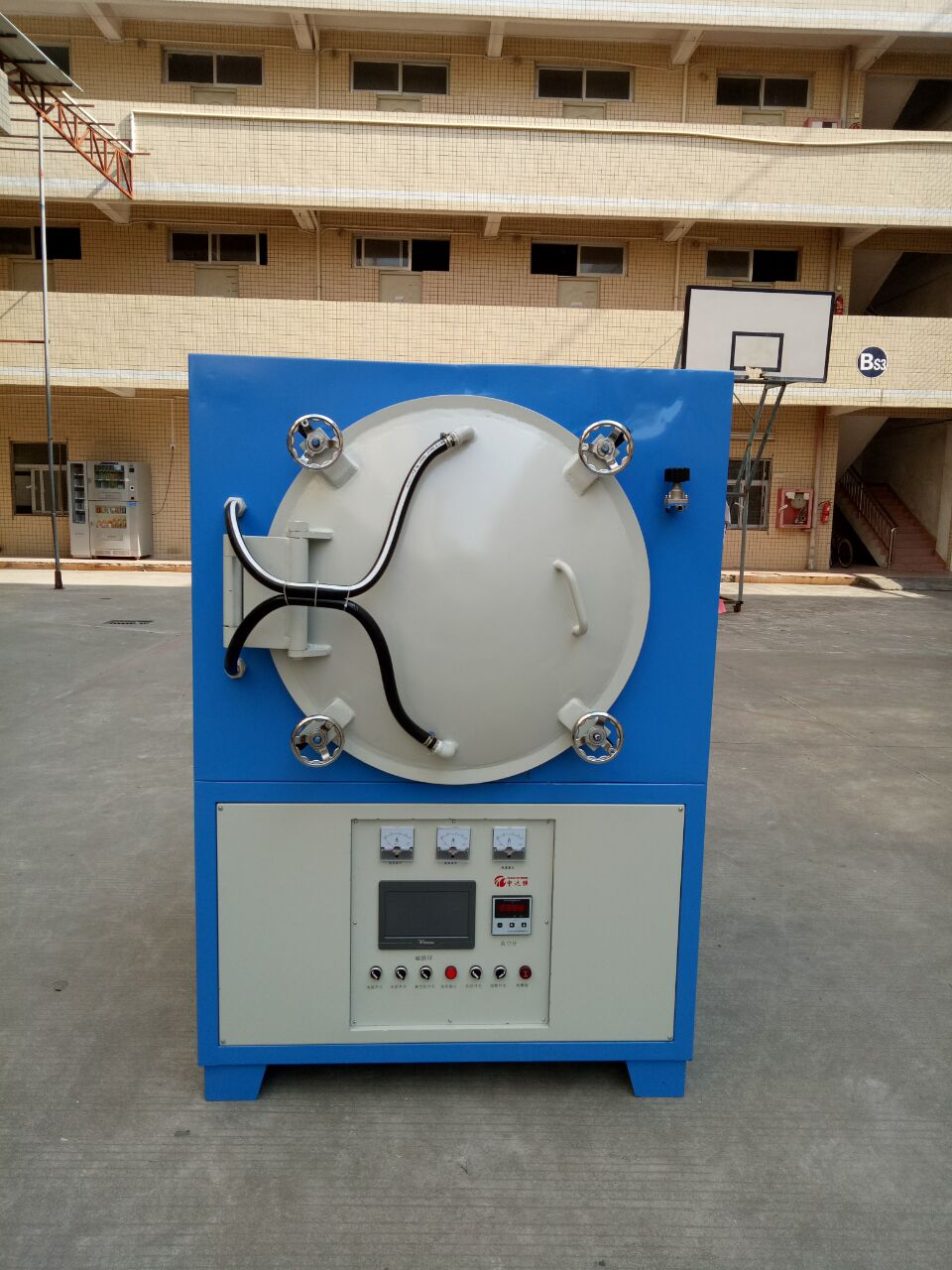 Cutting tool brazing furnace, high vacuum beryllium copper annealing furnace, laser welding, scientific leak detection 2023 new stock