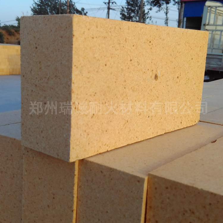 Ruicheng Grade III High Aluminum Bricks T3 T38 T39 T19 T20 Customizable Kiln Shaped Refractory Bricks