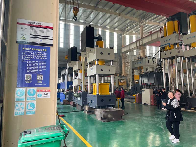 400 tons of metal product pressing and forming hydraulic press YW32-400T three beam and four column hydraulic press