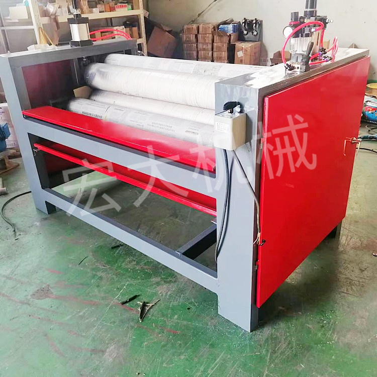 Woodworking single-sided gluing machine with adhesive roller that can open wire and increase the amount of glue applied. Wood board, calcium silicate board, gypsum board, roller coating