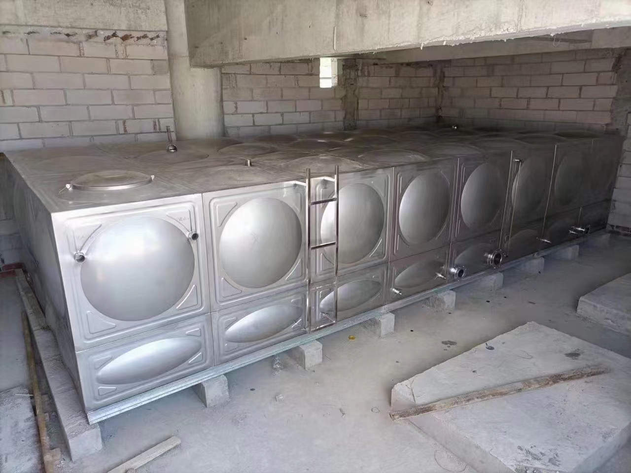 Manufacturer wholesale 304 201 material water tank fire insulation buried 2000nn * 3000 customized according to drawings