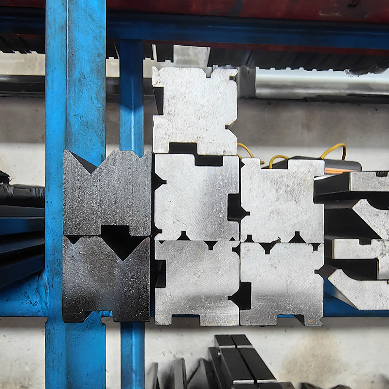 Press brake die CNC Press brake cutter die Press brake lower die slot Press brake section difference die Press brake cutter