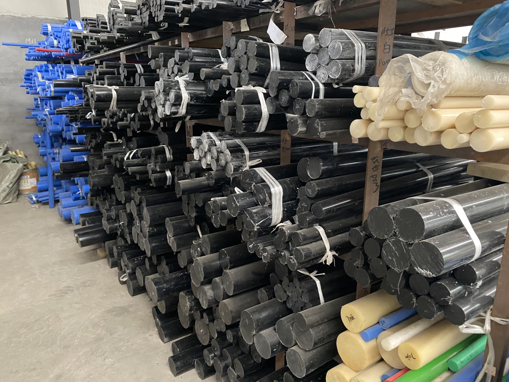 Extruded PA6 nylon rod, PP polypropylene rod, UPE polyethylene POM polyoxymethylene material, customizable in various specifications