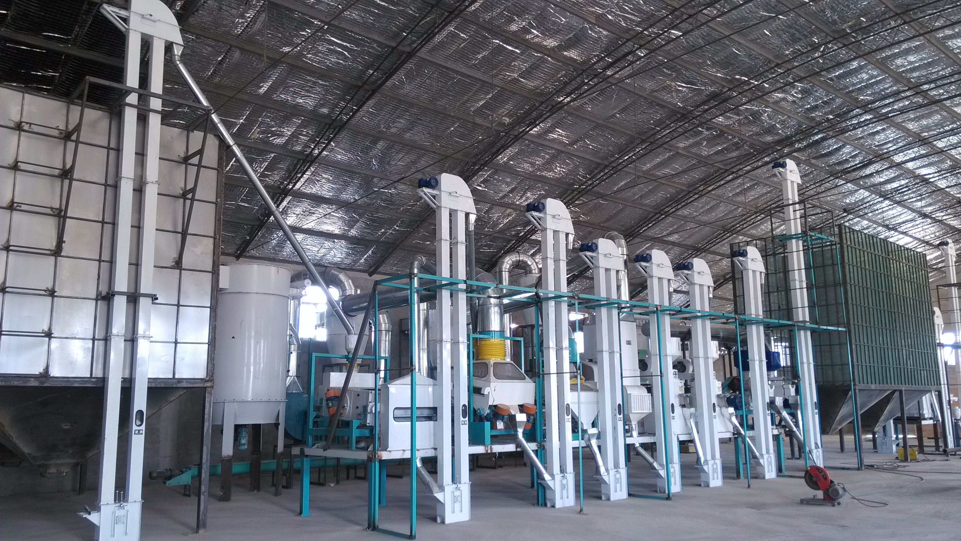 Zhongrui Grain, Oil, and Rice Processing Machinery 200 ton Complete Set of Rice Processing Equipment Fully Automatic Rice Grinder