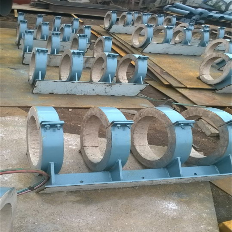 Qixin customized cold insulation pipe holder for chilled water J8 JI9 red pine wood pipe holder high-density polyurethane sliding