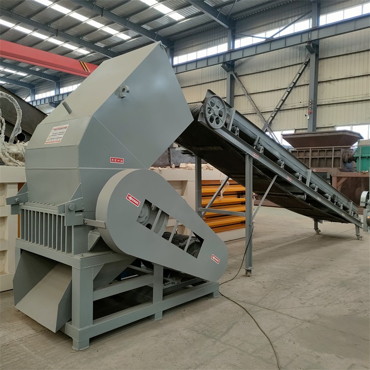 Waste plastic crushing equipment, fruit basket crushing machinery, diesel engine, plastic crusher