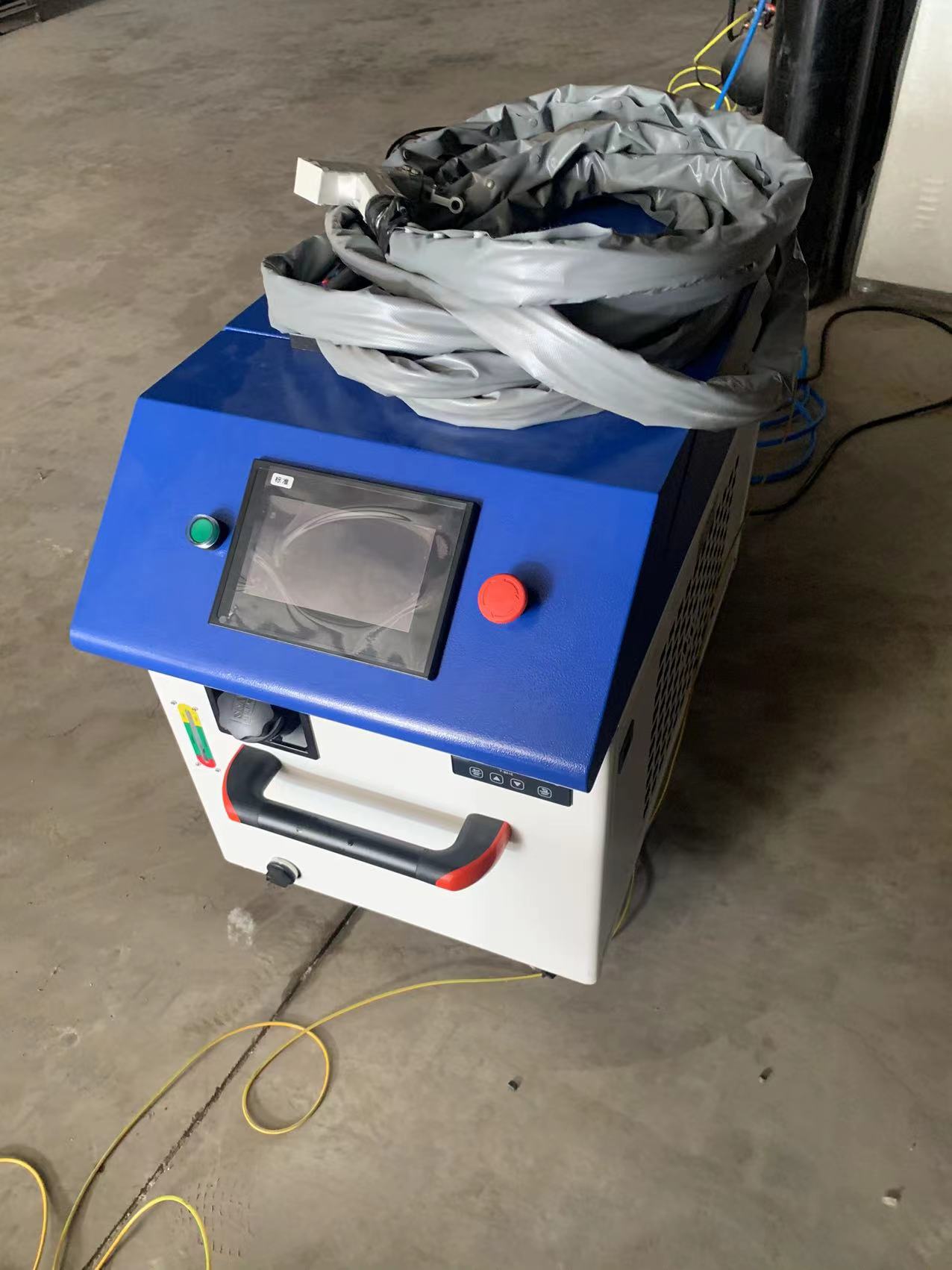 Hand held laser welding machine stainless steel aluminum alloy super strong welding derusting cutting three in one double wire feeding