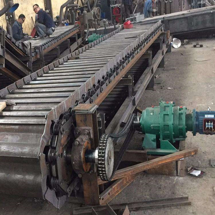 Plate chain feeder: The chain plate conveyor is not prone to wear and tear, and the lightning boat is environmentally friendly, heat-resistant, and heavyweight resistant. It can be retracted