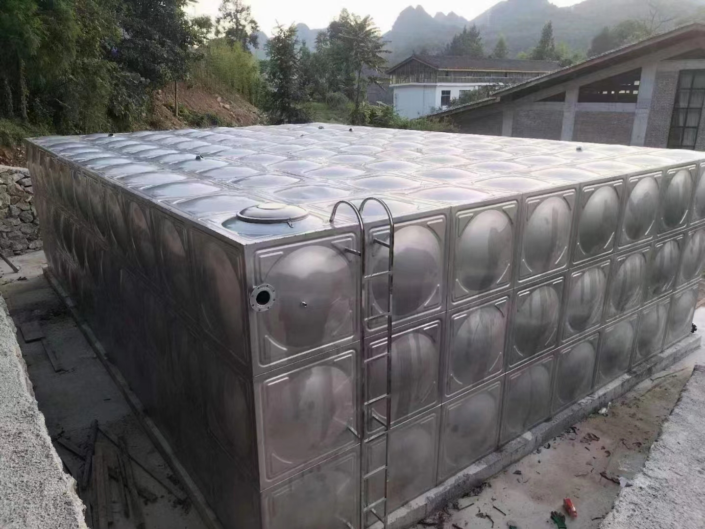 Manufacturer wholesale 304 201 material water tank fire insulation buried 2000nn * 3000 customized according to drawings