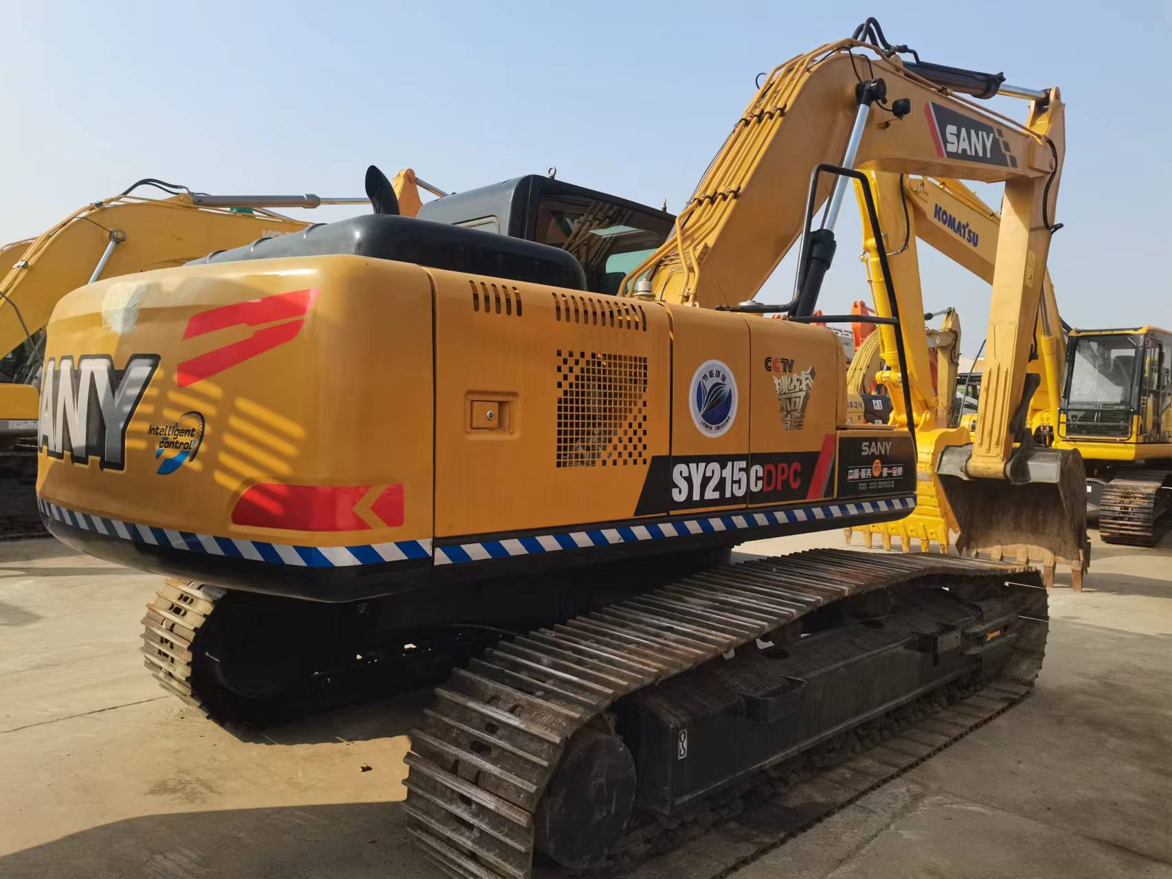 Supply Sany 215 excavator with stable driving comfort and low failure rate