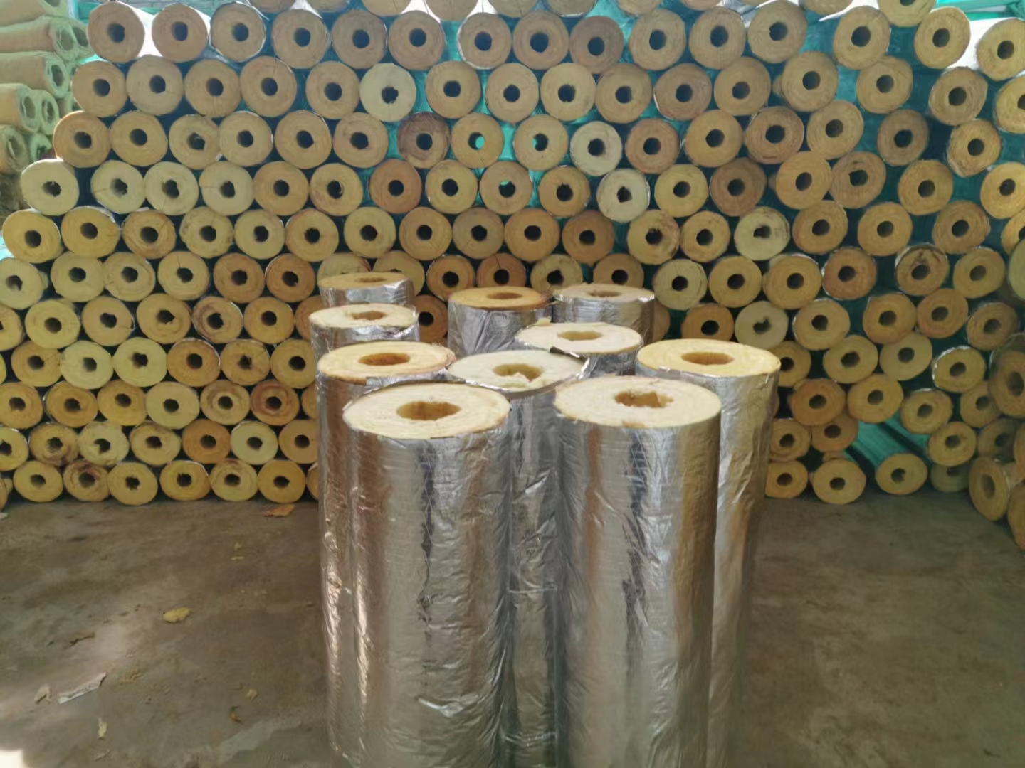 Centrifugal Glass wool pipe Class A fireproof petrochemical power pipe insulation Glass wool insulation pipe supports customization