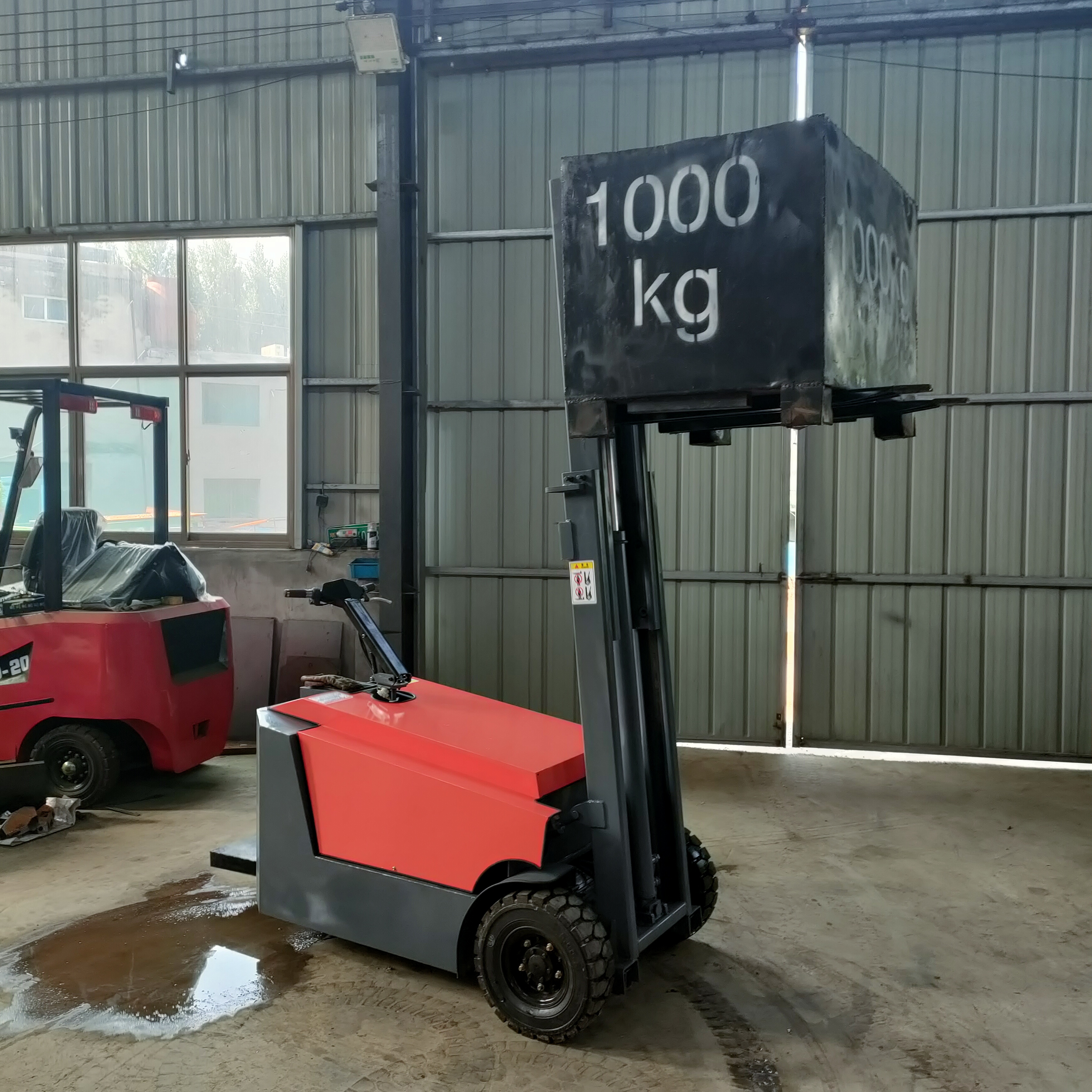 Fully electric forklift with forward movement lifting, 1 ton, 2 small 1.5 stacking height trucks, hydraulic lifting trucks, legless counterweights for handling