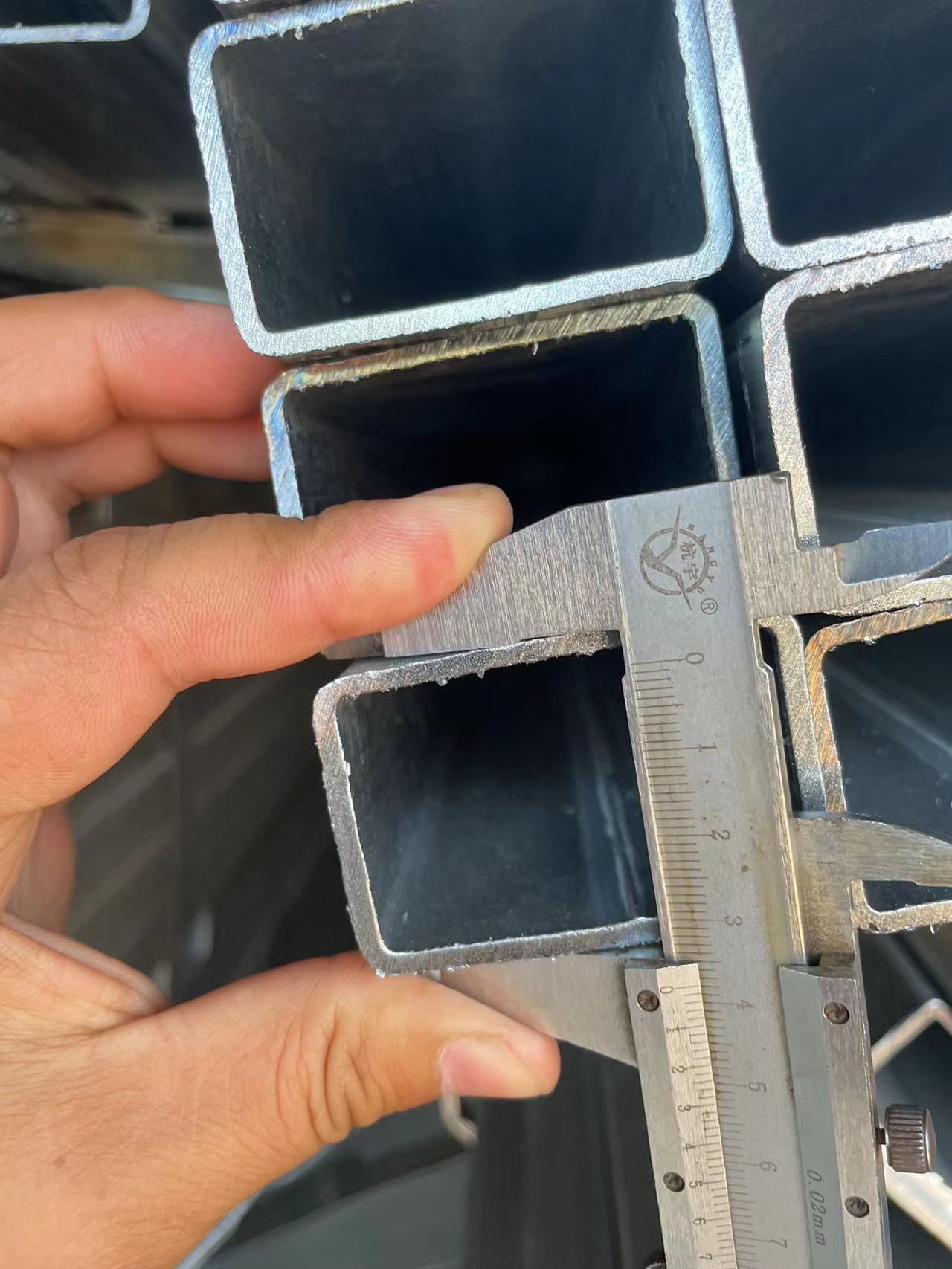 Sales of galvanized square tubes can be used for photovoltaic brackets, which are sturdy, durable, and not easily deformed. Customized according to needs