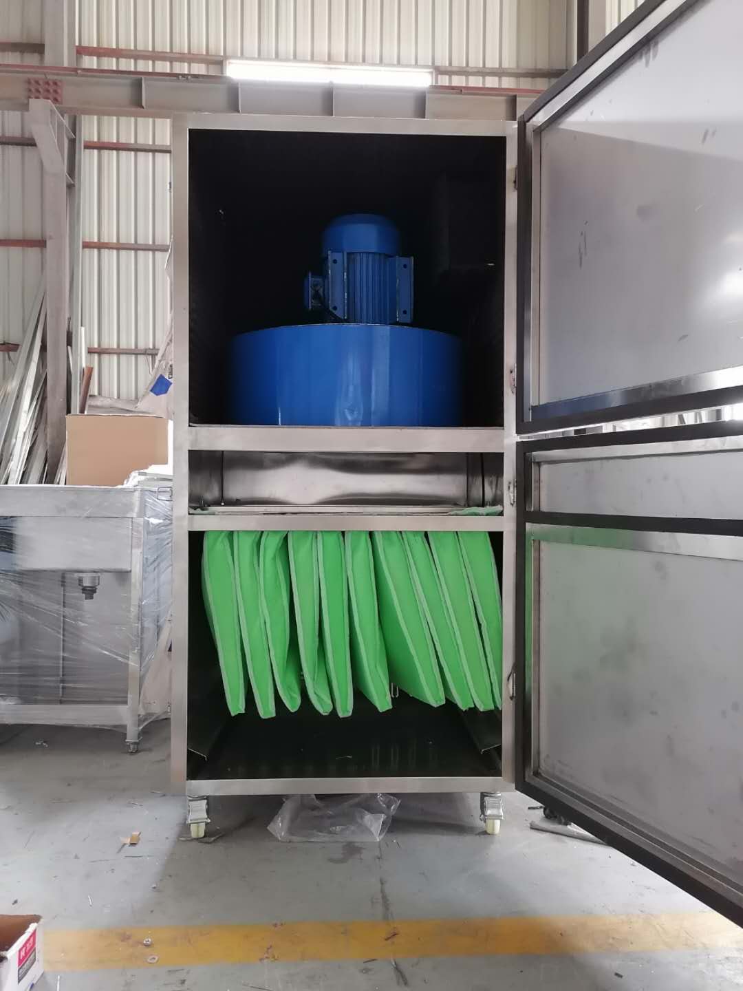 Clean workshop equipped with single stainless steel dust collector and drawer type dust collector