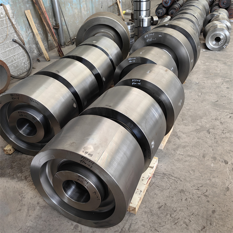 Winning the bid for processing tugboat forgings, using heat treatment and high-temperature forging forming for tugboat launching wheels