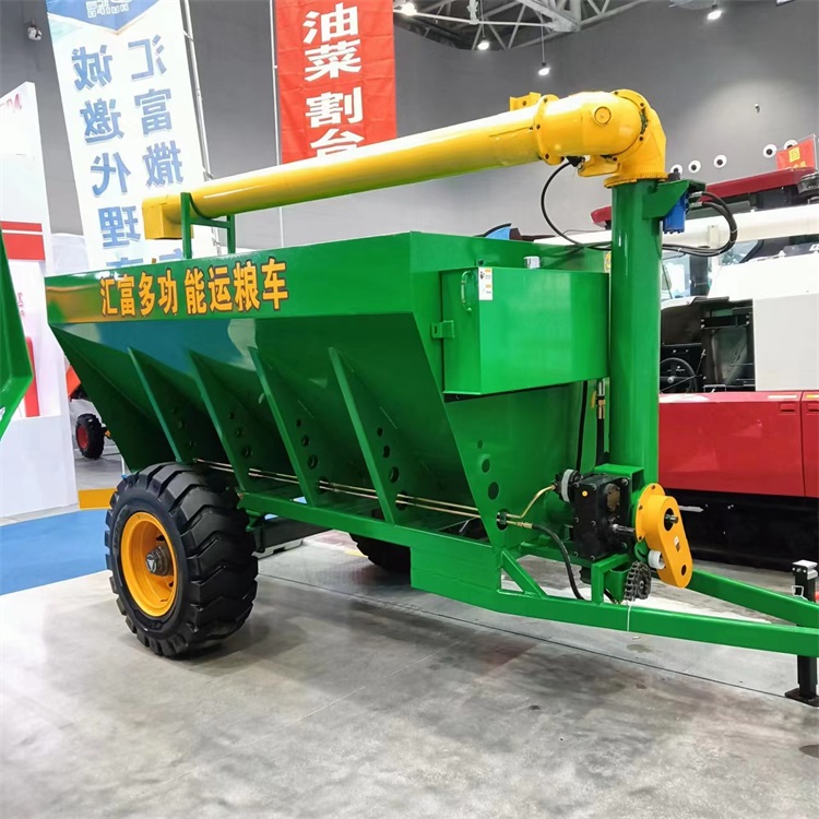 Manufacturer's stock anti-aircraft gun grain suction machine, multifunctional fertilizer adding truck, tractor equipped with a new type of integrated grain transportation and fertilizer spreading machine