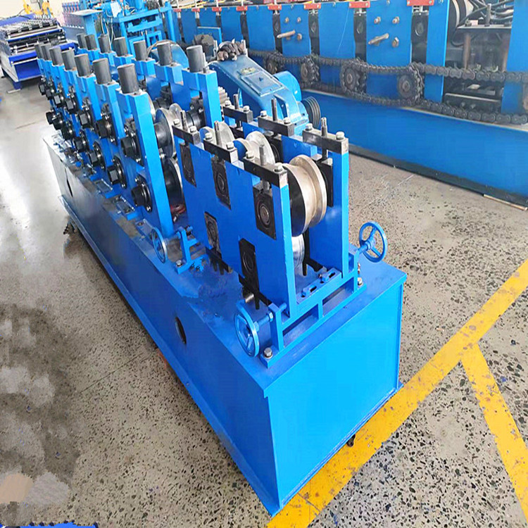 Construction waste rack tube square tube forming machine 40 * 40 rental 48 circular tube to square tube equipment