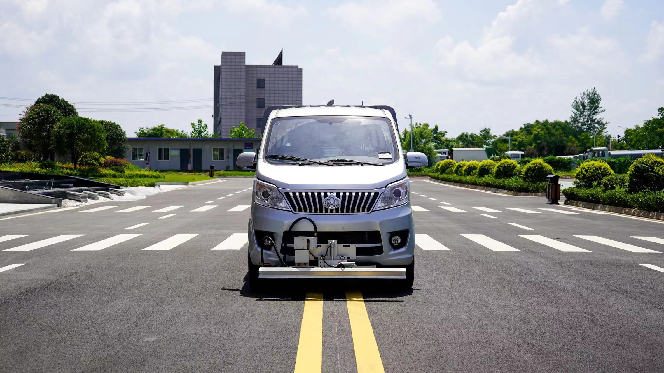 Chang'an Road Maintenance Vehicle Road Maintenance Special Operation Vehicle Ground Flushing, Cleaning, and Maintenance High Pressure Cleaning Vehicle