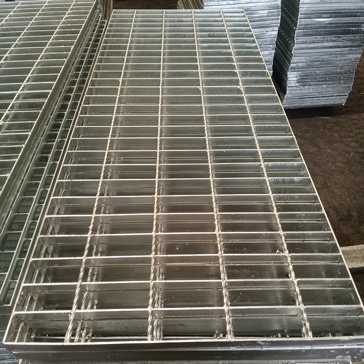 Customized sewage treatment steel grid plate construction project, anti slip galvanized steel grid plate, parking room ditch cover plate