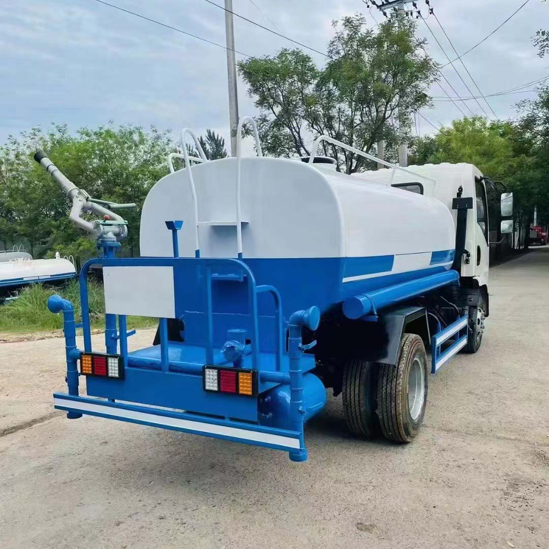 New Dongfeng Inventory 5-ton Sprinkler Truck for Municipal Sanitation and Greening at Construction Site Large Fog Cannon Dust Reduction Truck