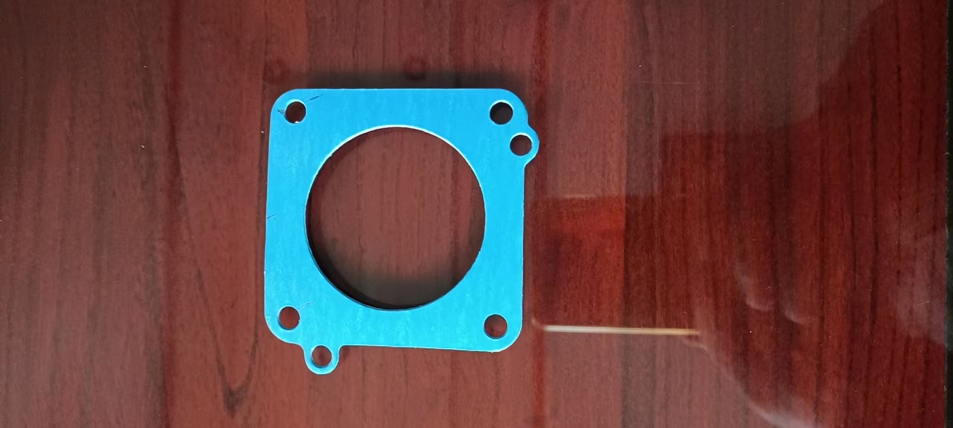 Shengzhang processes and customizes high, medium, and low pressure asbestos gaskets according to the drawings. Oil resistant rubber PTFE sealing gaskets