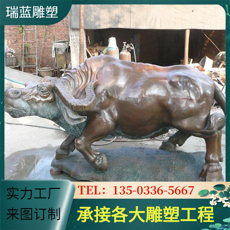 Five meter copper ox sculpture customized, eight meter cast copper cast iron imitation copper ox copper sculpture manufacturer