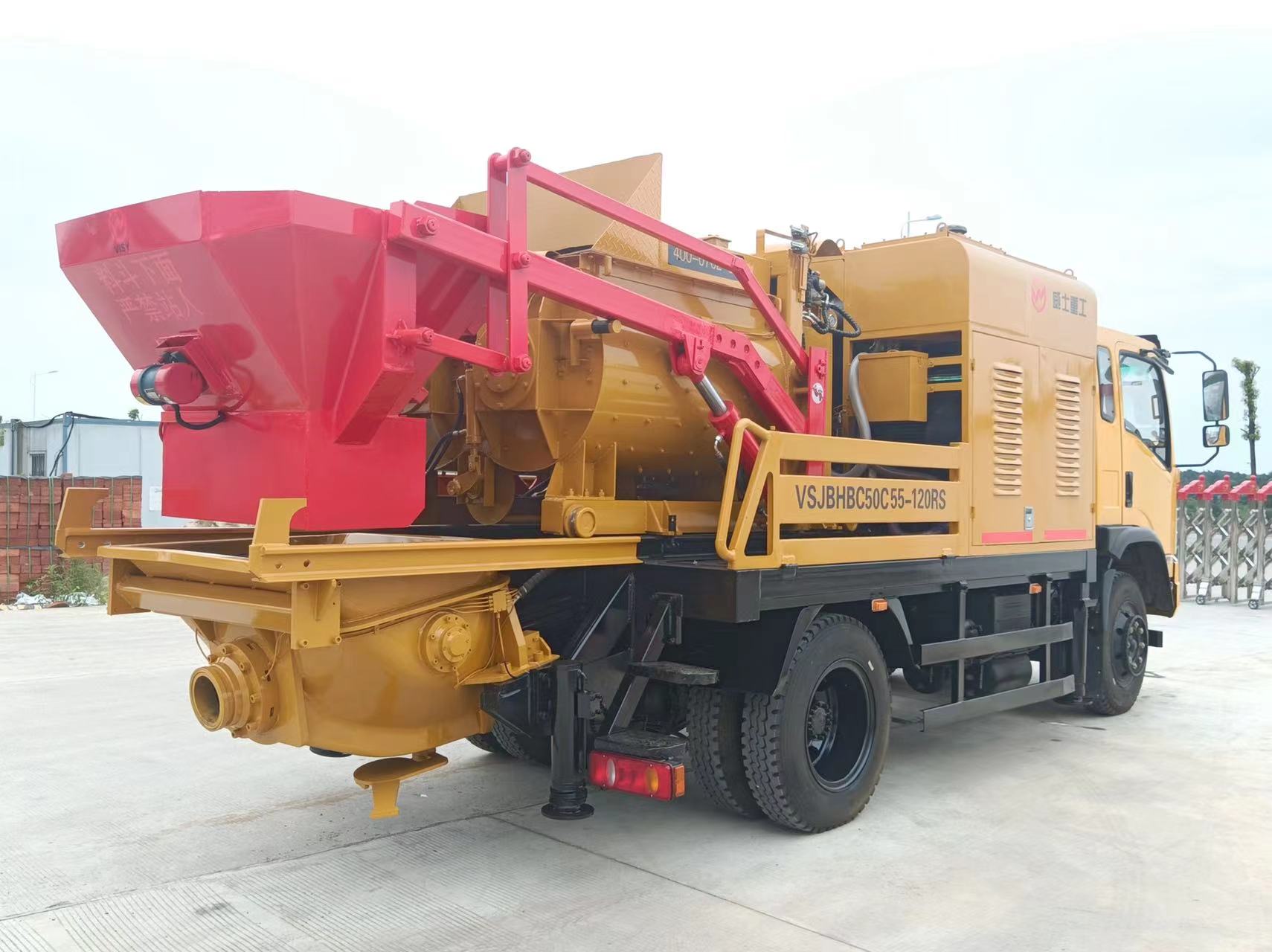 Concrete mixing and pumping integrated machine C10, oil and electricity dual purpose building, road construction, water channel reservoir, power tower pile construction