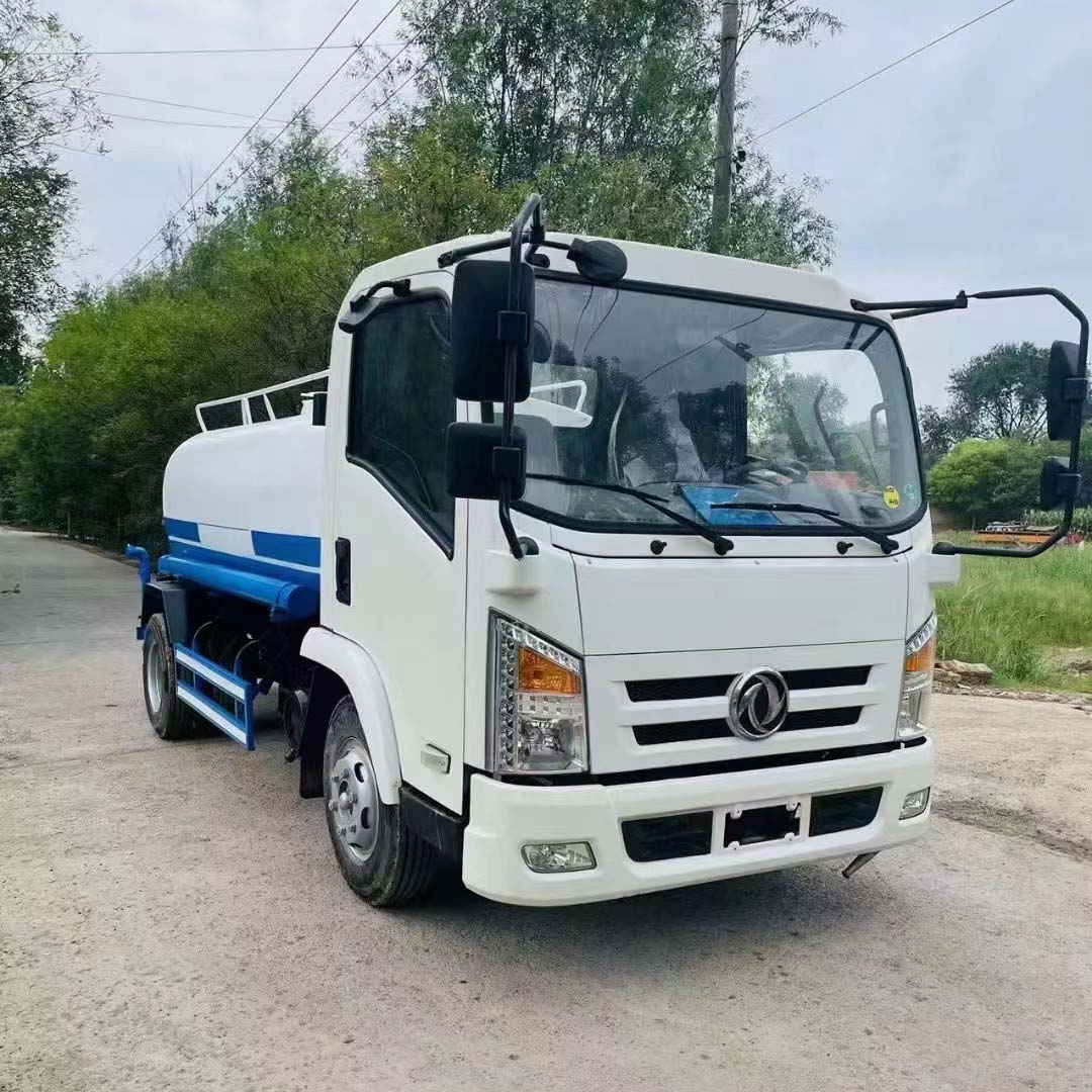 New Dongfeng Inventory 5-ton Sprinkler Truck for Municipal Sanitation and Greening at Construction Site Large Fog Cannon Dust Reduction Truck