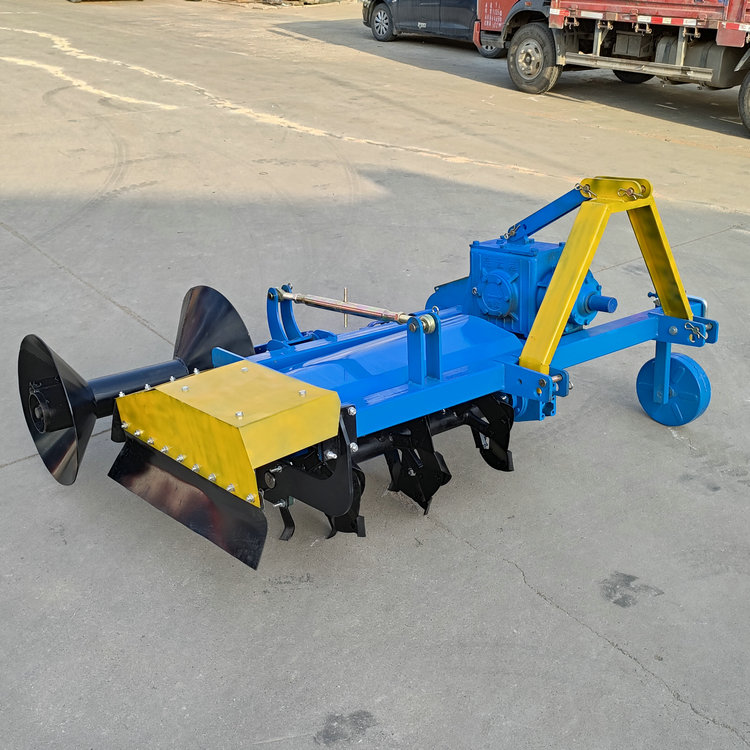 Single sided ridge building machine for paddy field terraces, farmland ridge building machine, tractor with ridge repair machine