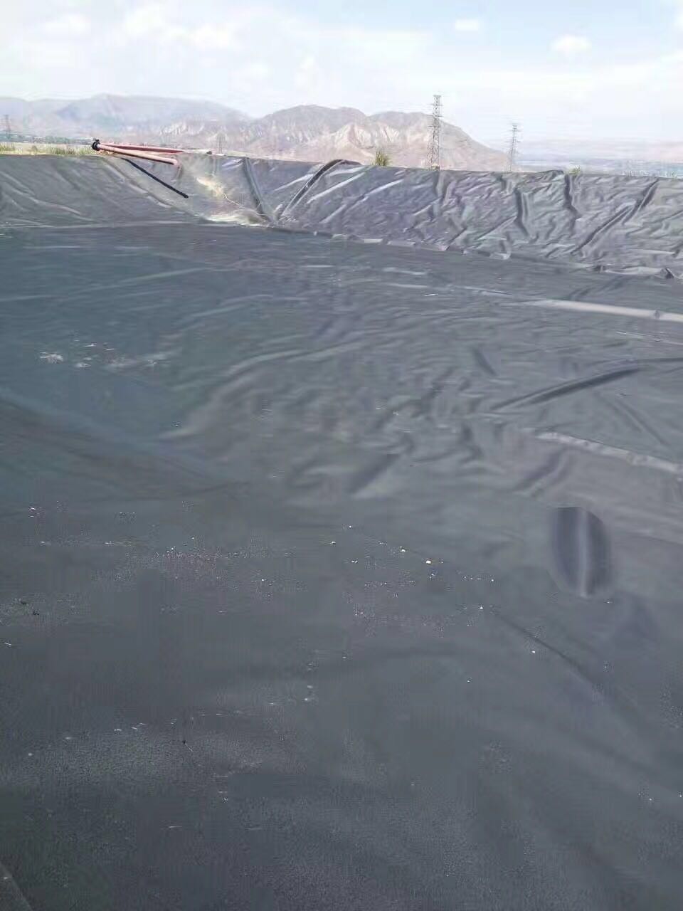 Stable high-temperature resistance performance of anti-seepage geomembrane landfill for fish pond aquaculture