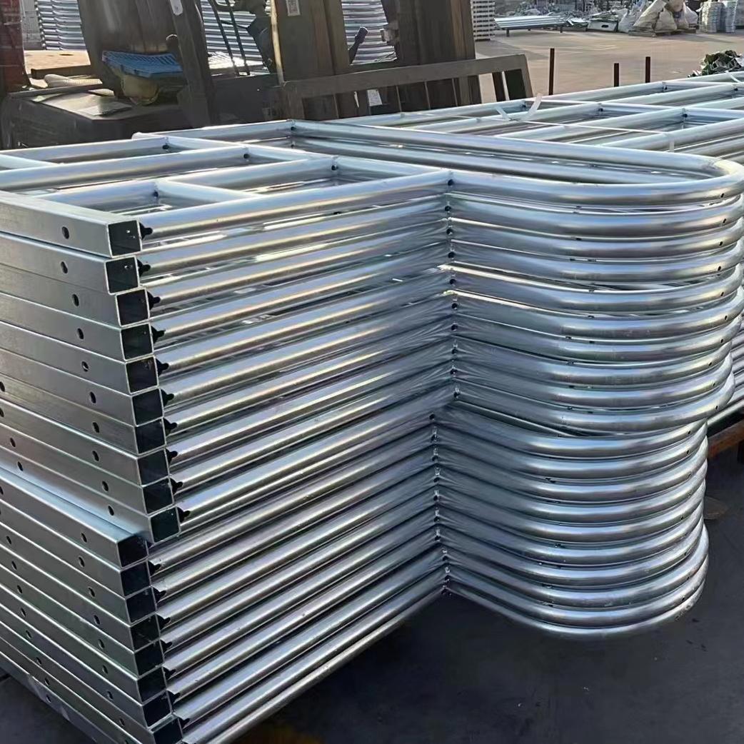 Su Mu Heavy Industry Breeding Fence Door Hot dip Galvanized Material Cattle Farm Fence Pasture Sports Field Fence Customization