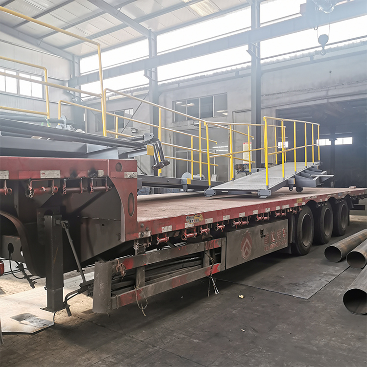 Half bridge type scraper suction machine peripheral rotating sedimentation tank sludge treatment equipment concentration tank scraper suction equipment