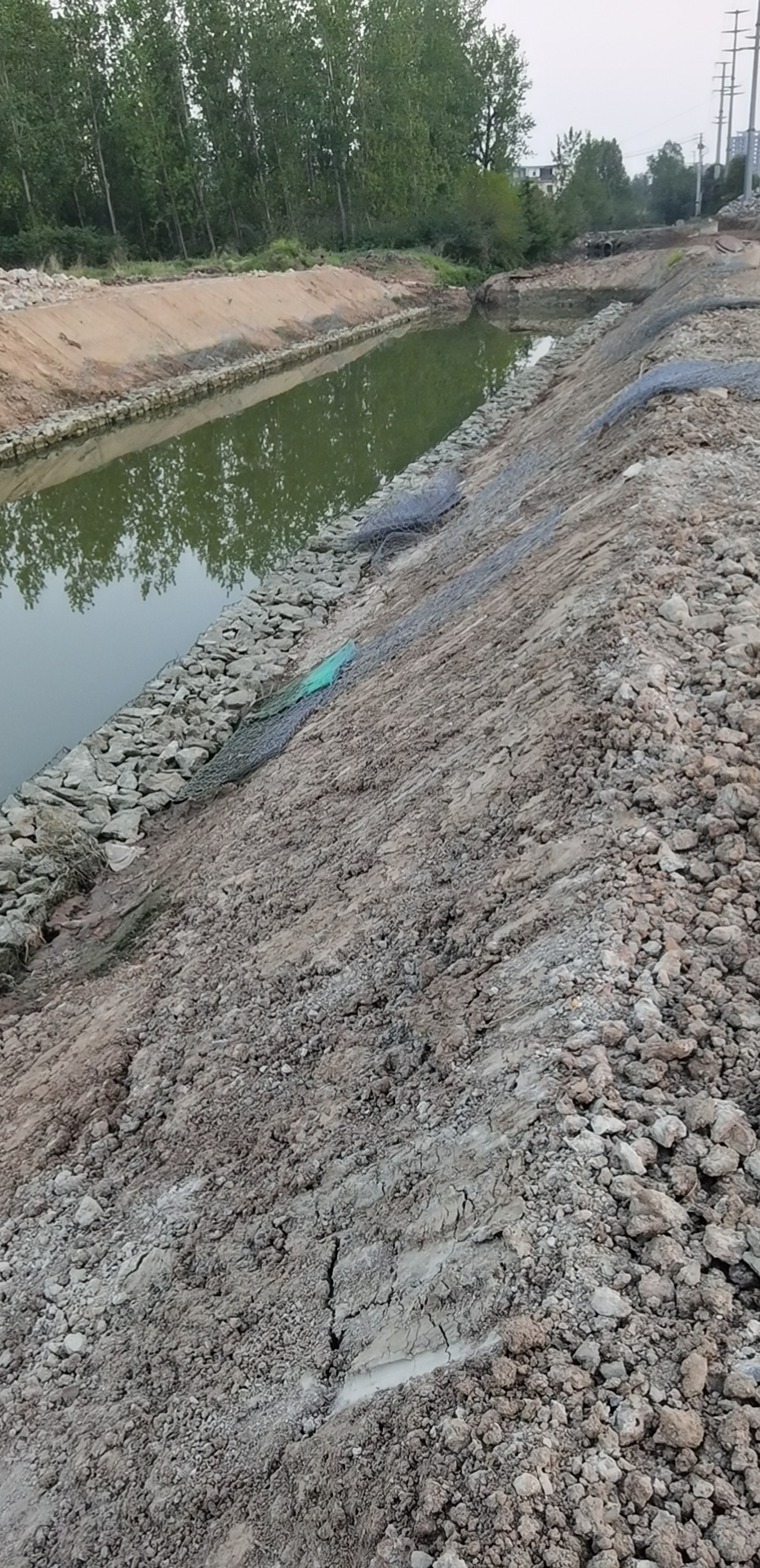 Gulanggebin gabion network for river channel management, slope protection, galvanized steel wire mesh, spraying and greening steel wire mesh