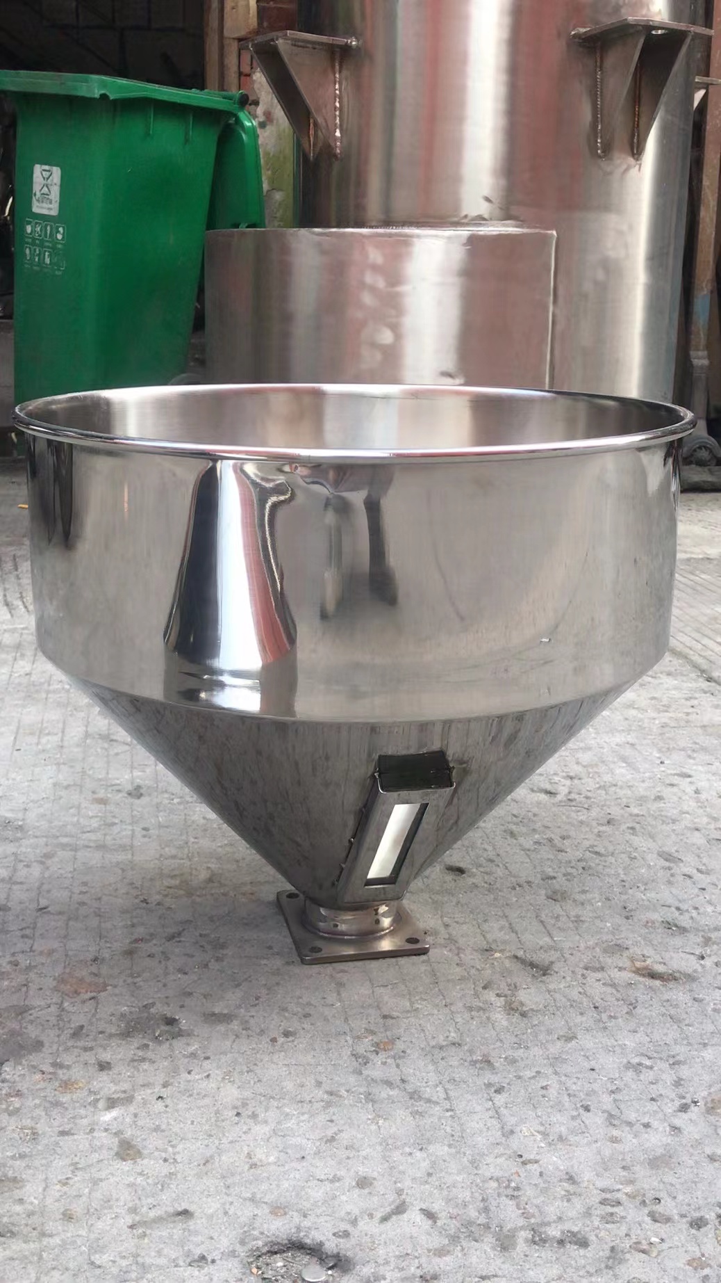 Juyu stainless steel conical hopper storage tank customized reserve bucket storage bucket can be customized