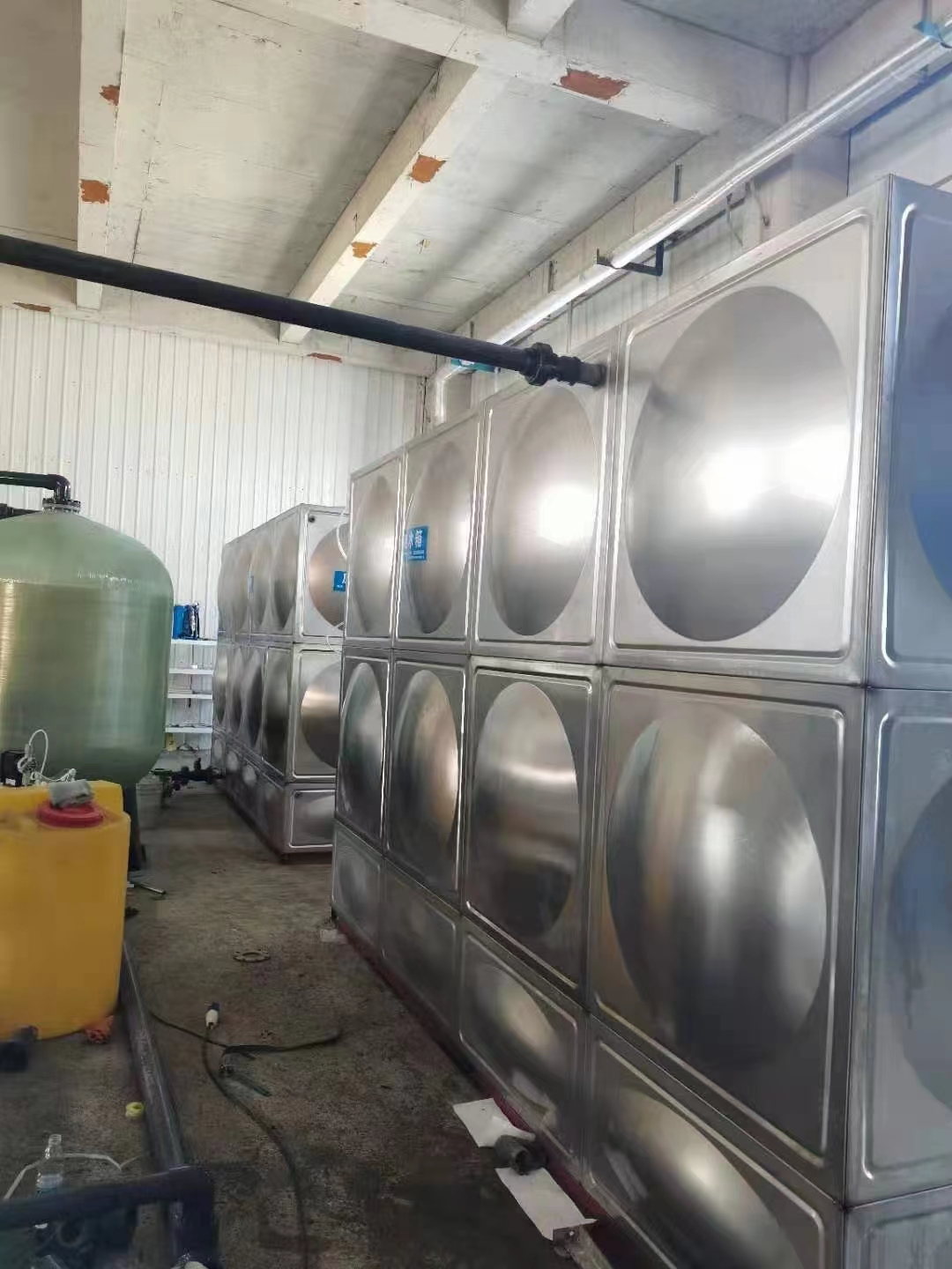 Water treatment equipment, raw water treatment equipment, water supply equipment, industrial sewage treatment