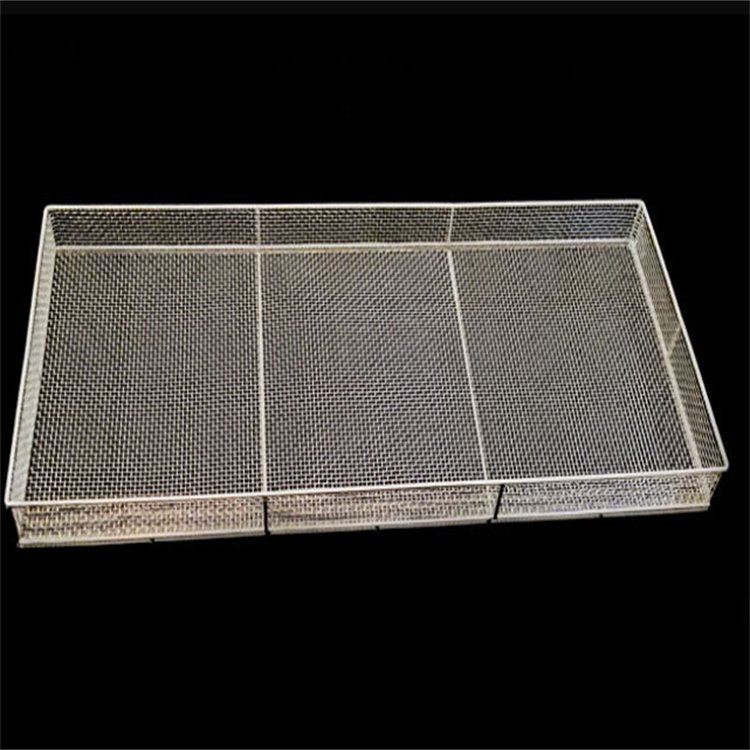 Double European wire mesh stainless steel punching basket, disinfection storage basket, instrument basket, supply room basket, cleaning and disinfection basket