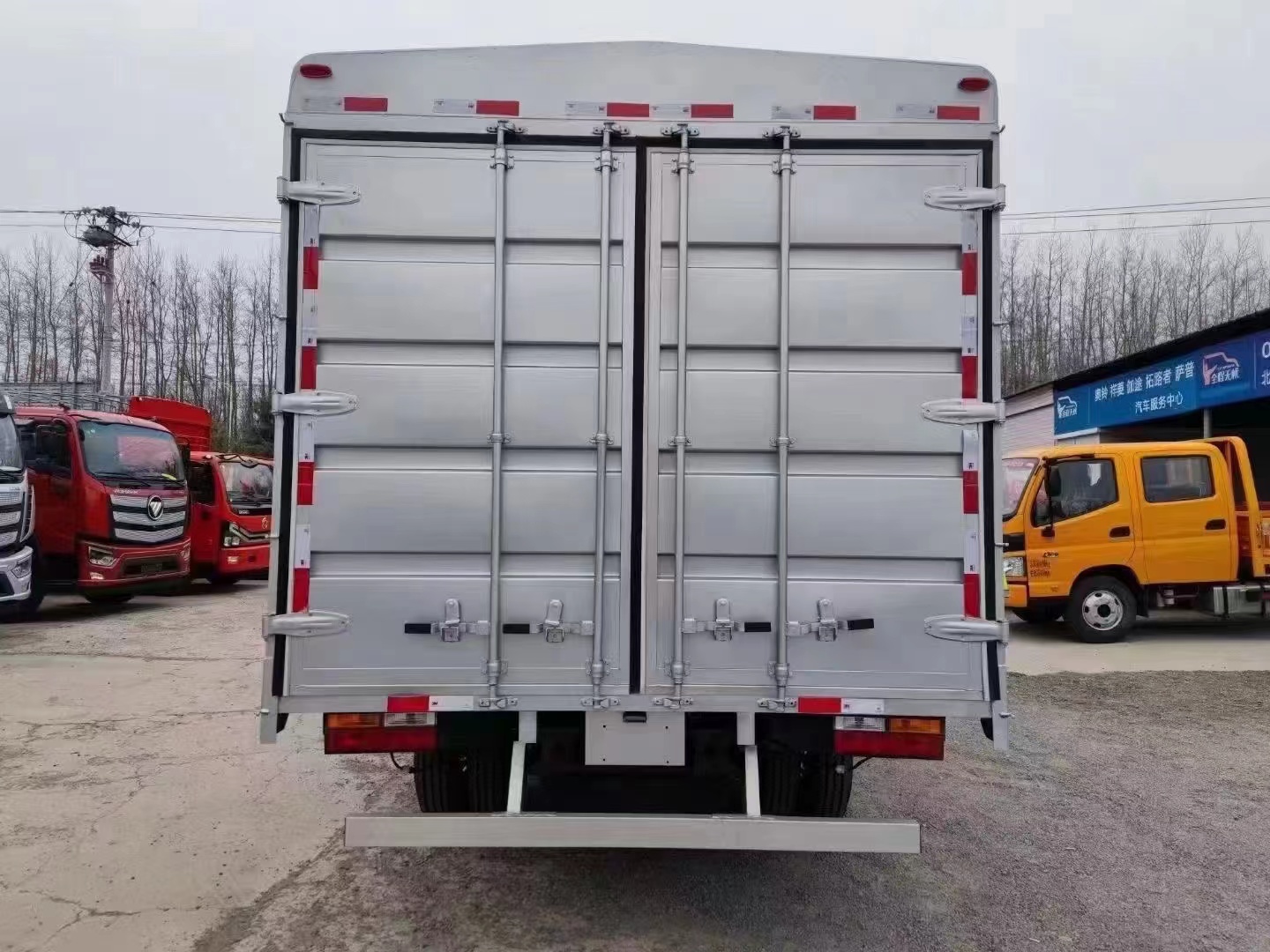 Shaanxi Automobile Delong K5000 Fast 8-speed high and low speed 4m 2 high rail truck