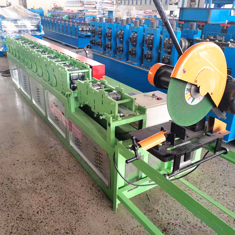 Manufacturer of fully automatic 750 wind resistant rolling shutter door equipment, small color steel door panel equipment