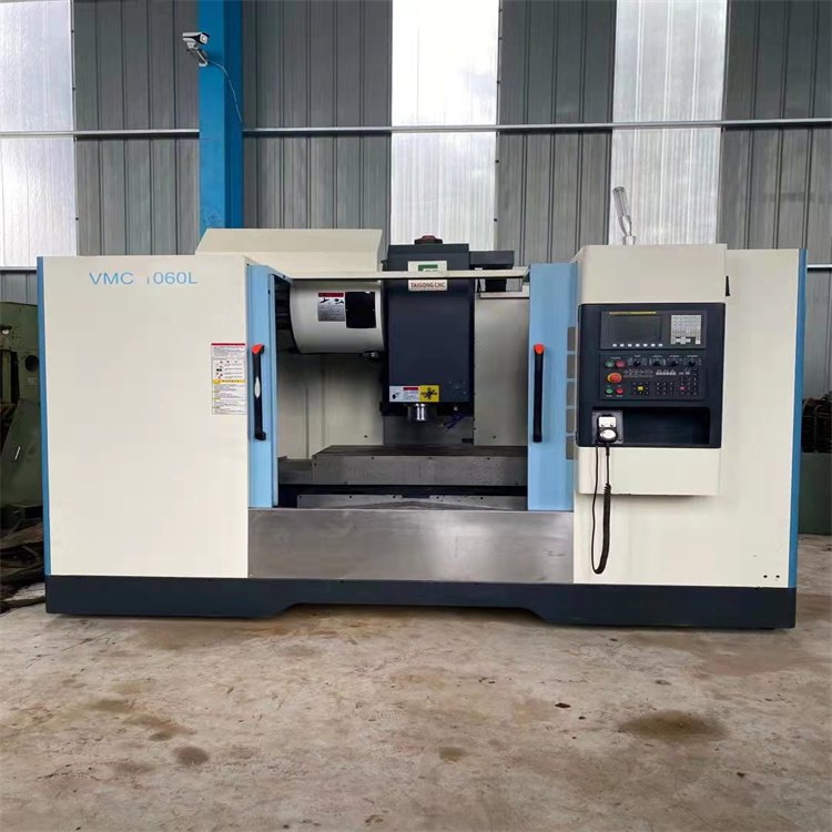 VMC1060 machining center three axis rail BT50 spindle Kandi system Yuntai machine tool