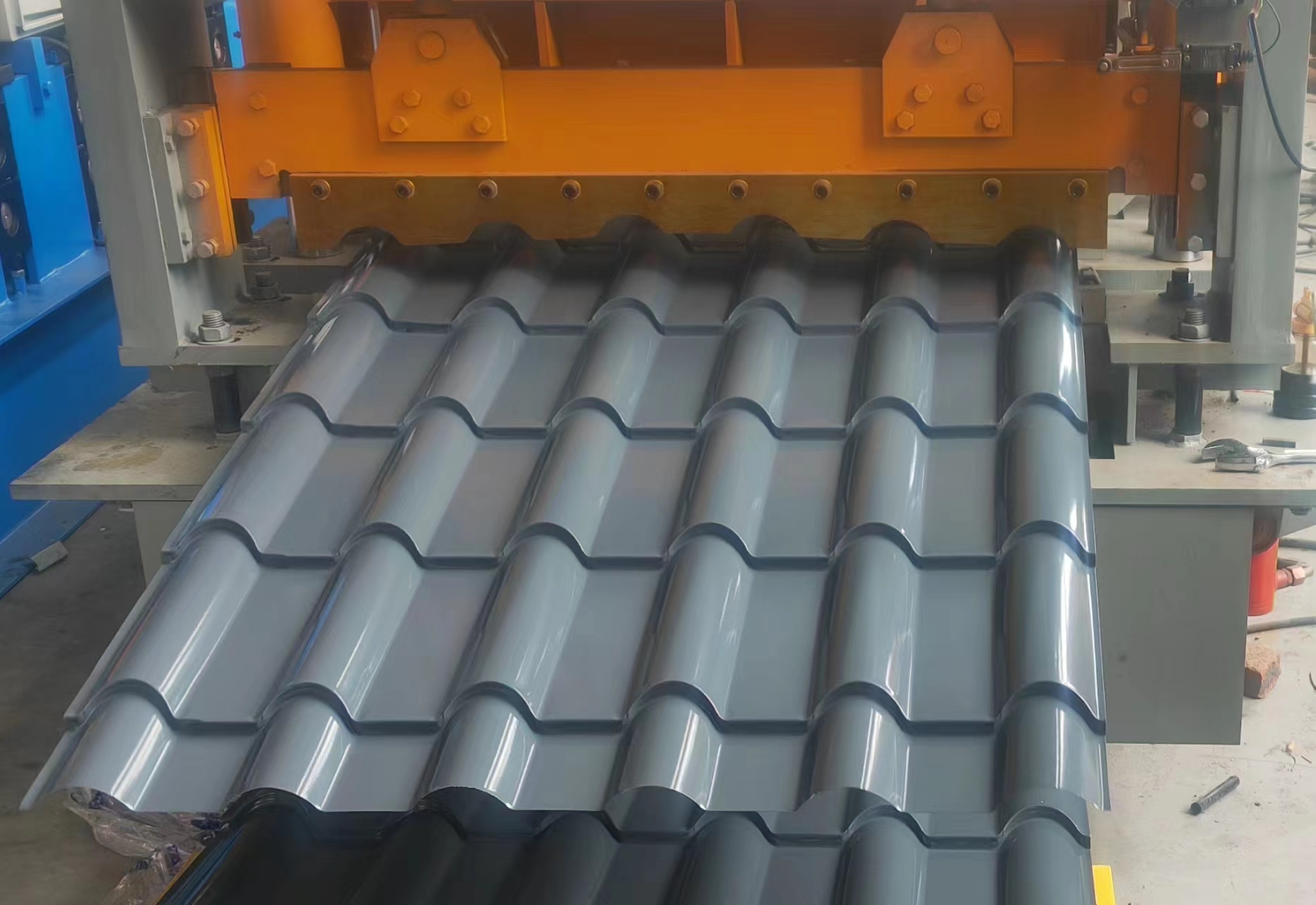 Stainless steel colored steel tiles, 304 stainless steel coils, processing, pressing, bending, customization, 900 corrugated plates, customized by United Airlines as needed