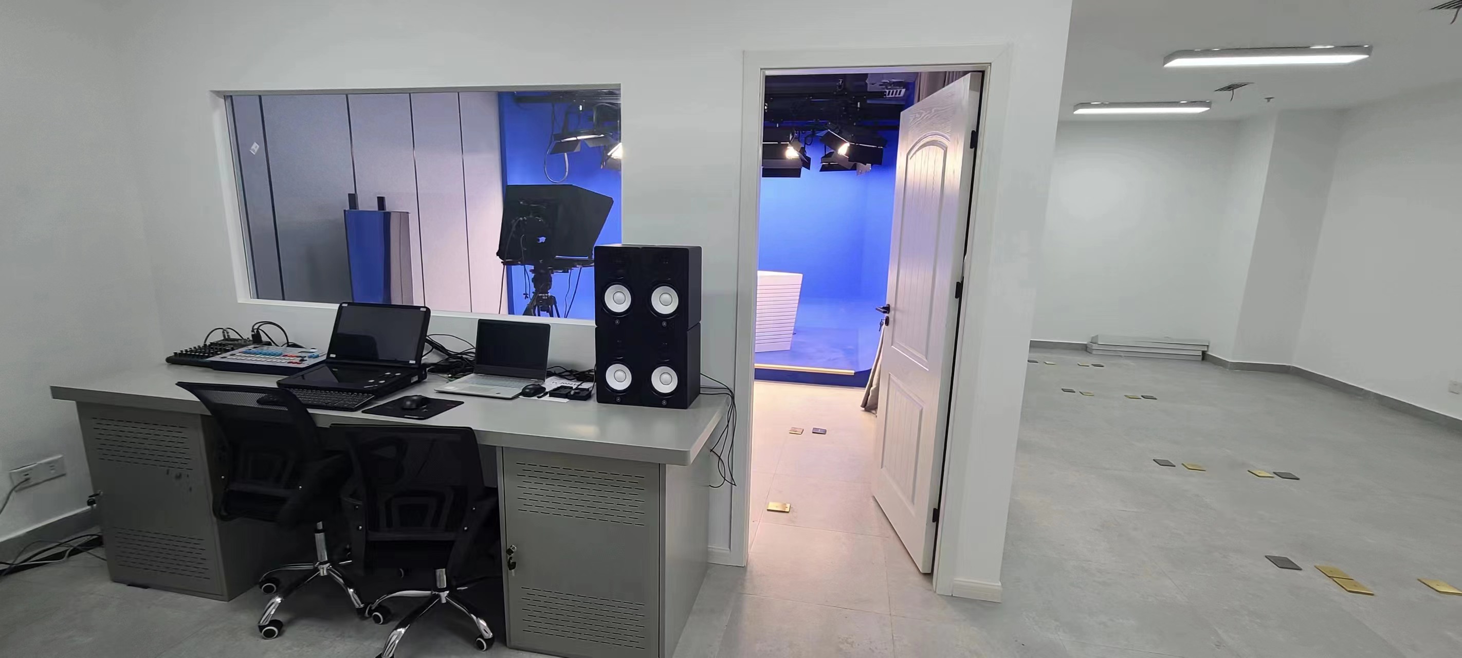 A complete set of integrated media equipment for the construction of virtual studio solutions for campus TV station engineering