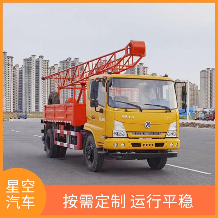 Hydraulic oil heat dissipation system for geological survey and exploration of mobile drilling locomotives saves manpower