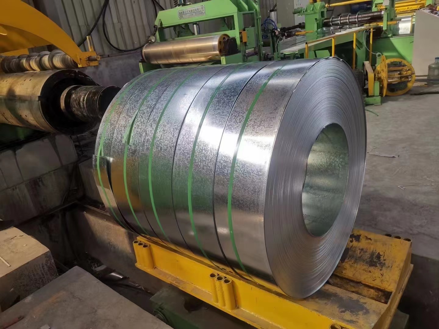 0.15-3.0mm patterned galvanized sheet - Huaze metal longitudinal shear strip open plate