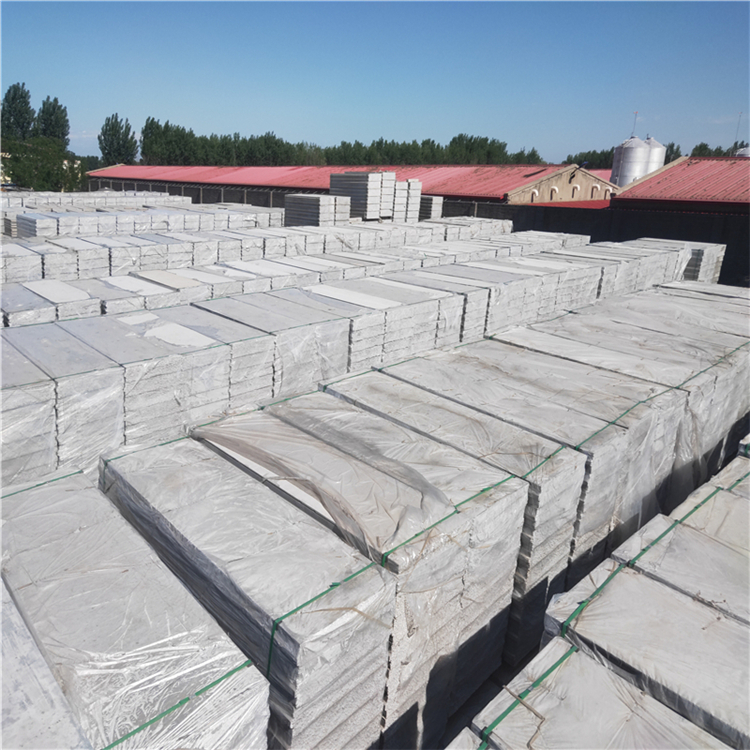 Hebei sells new lightweight wall panels for steel structure houses, polystyrene particle composite new lightweight wall panels, fireproof exterior walls, and lightweight partition panels. Welcome to call us