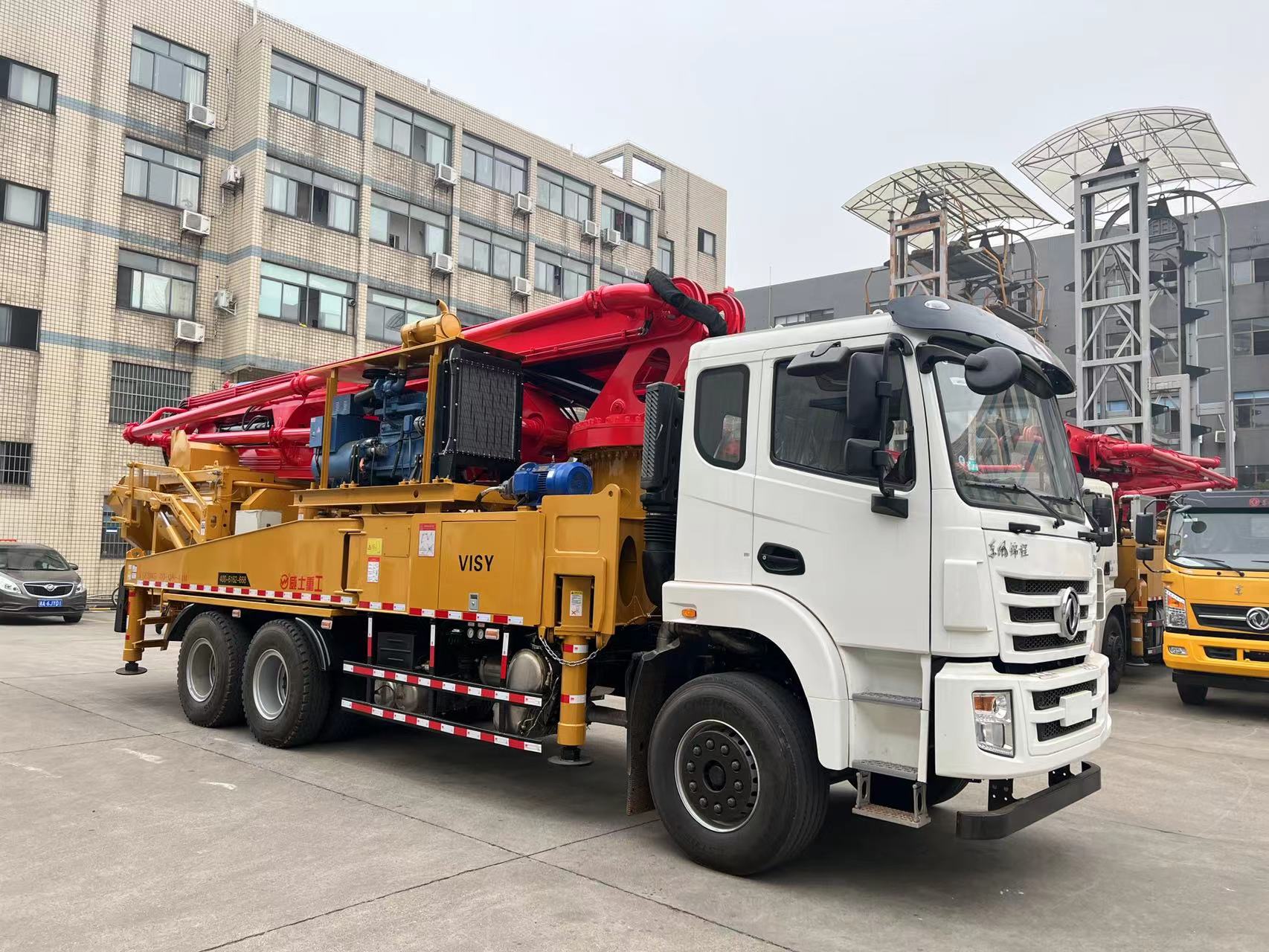 Weishi self mixing pump truck, 33 meters, single bridge, narrow road surface, rural building and road repair, 30 cubic meters of concrete per hour