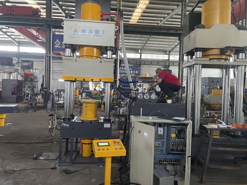 Weili Heavy Industry Automotive Parts Forging and Forming Hydraulic Press, 315 Ton Small Automatic CNC Hydraulic Press