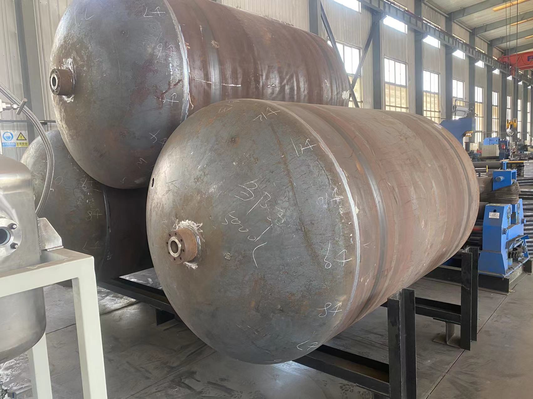 Customized large volume magnetic sealed reaction kettle with jacket for external circulation heating of Huanyu Chemical Machine