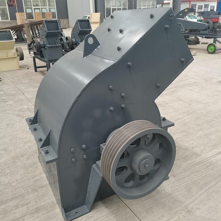 Mobile hammer crusher Small hammer crusher Construction waste Small hammer crusher Guangxin Machinery