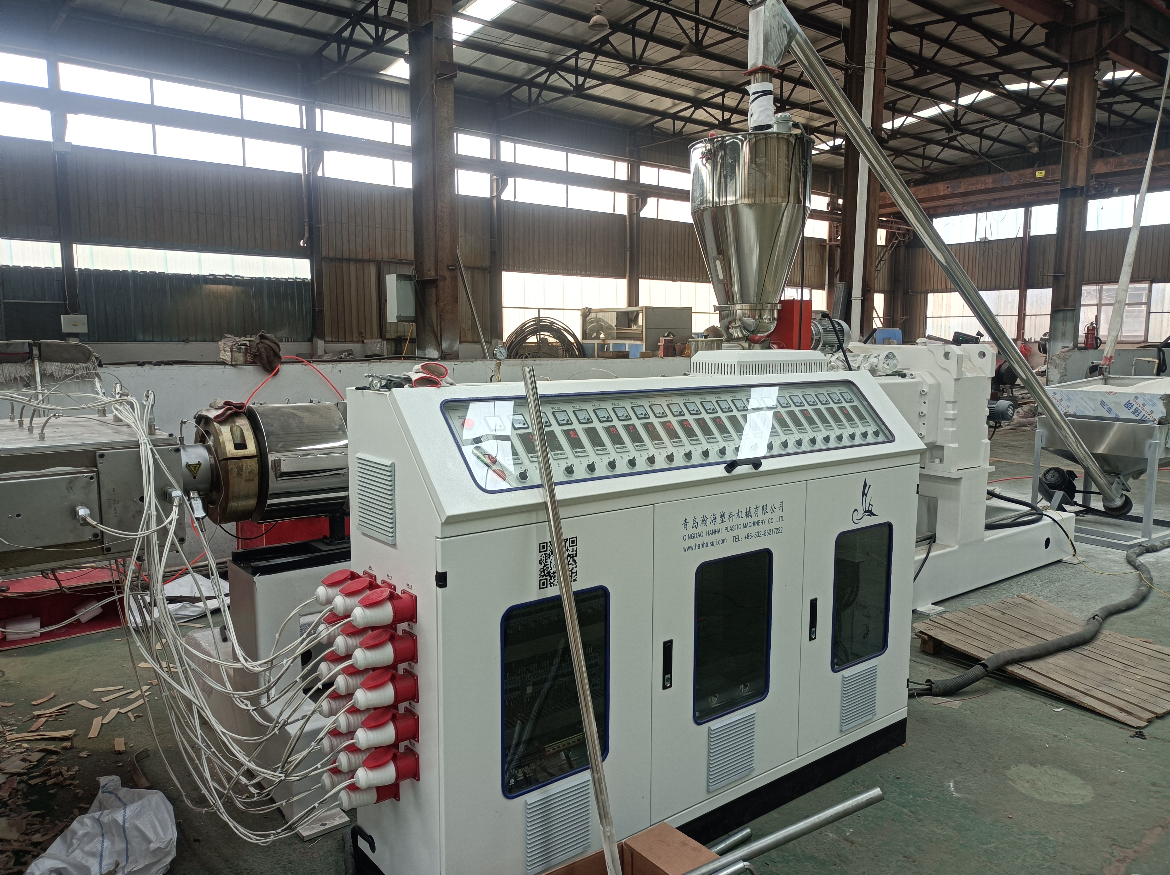 Tenghai PVC wood-plastic door panel extrusion production line machinery and equipment Wood-plastic equipment